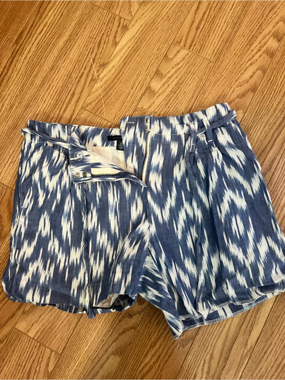 Tommy Hilfiger Blue and White Ikat Waistband Shorts size 4